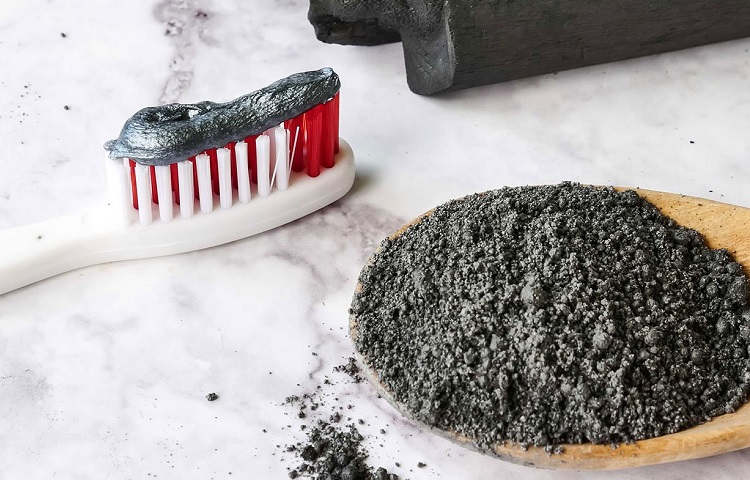 charcoal in toothpaste